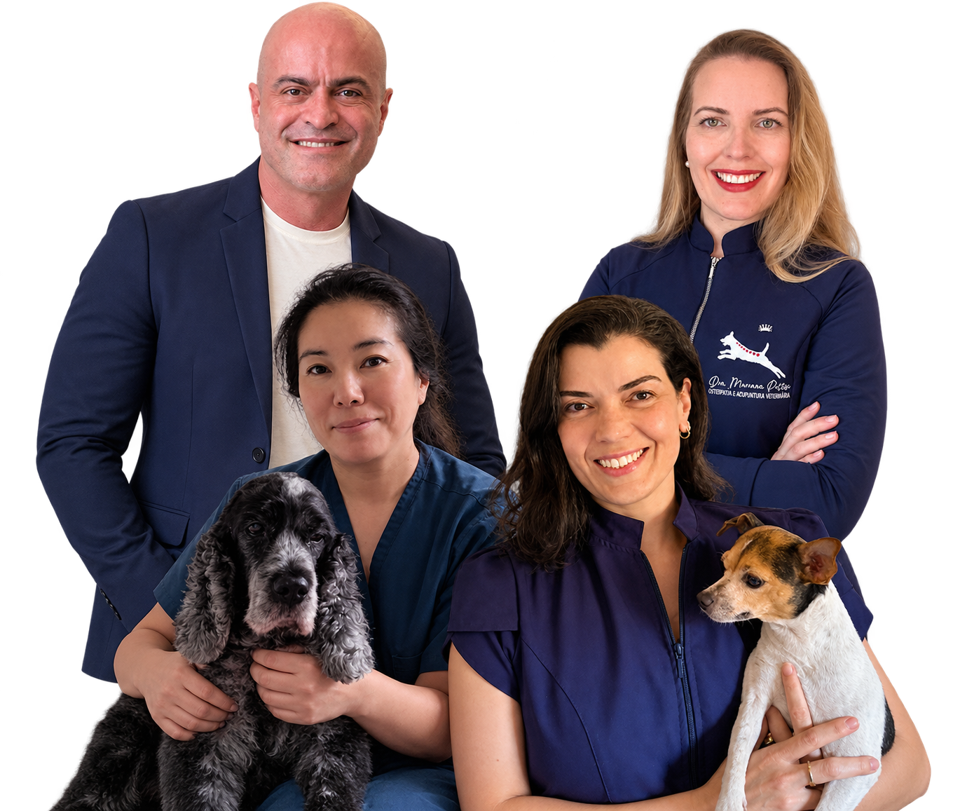 Rodolfo Amoroso Borges, Mariana Poltosi, Mariana Aya Hashizume e Anianda Jardim, fundadores da Anima Osteo, com dois cães.